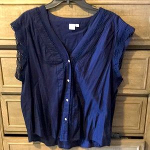 GAP lace button up tank shirt EUC